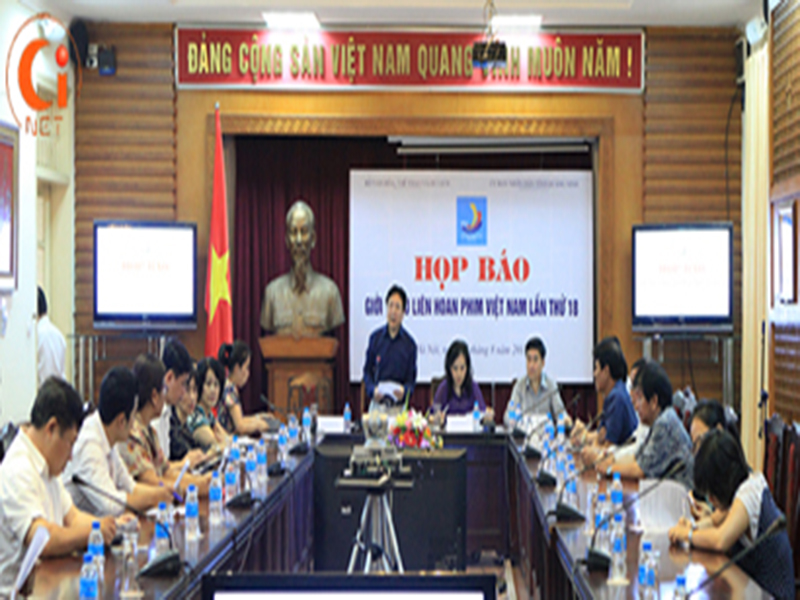 Liên hoan phim 18:"LÙA " HỌC SINH XEM PHIM NHƯ "TINH THẦN THỂ DỤC"!